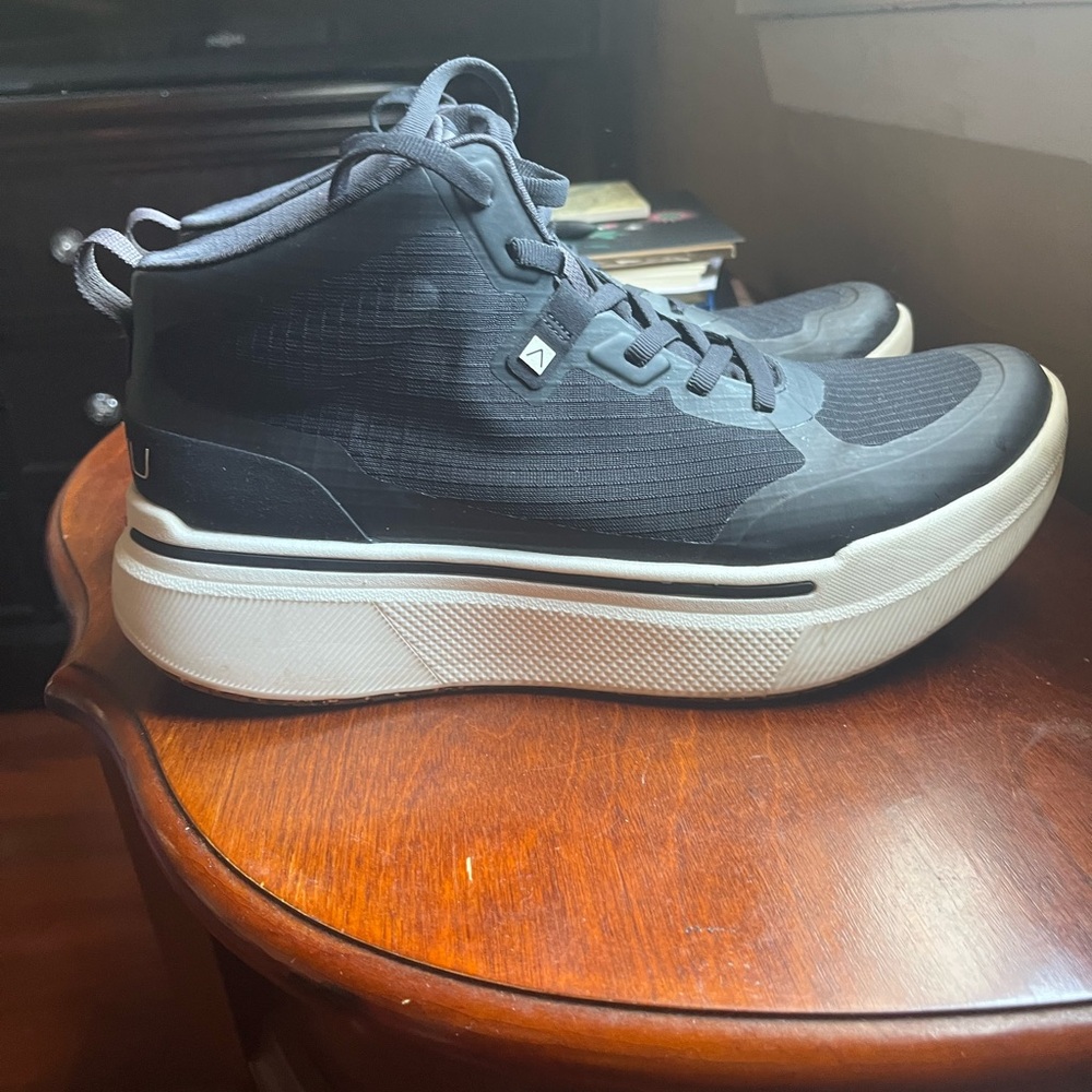 Women’s Black High-Top Sneakers